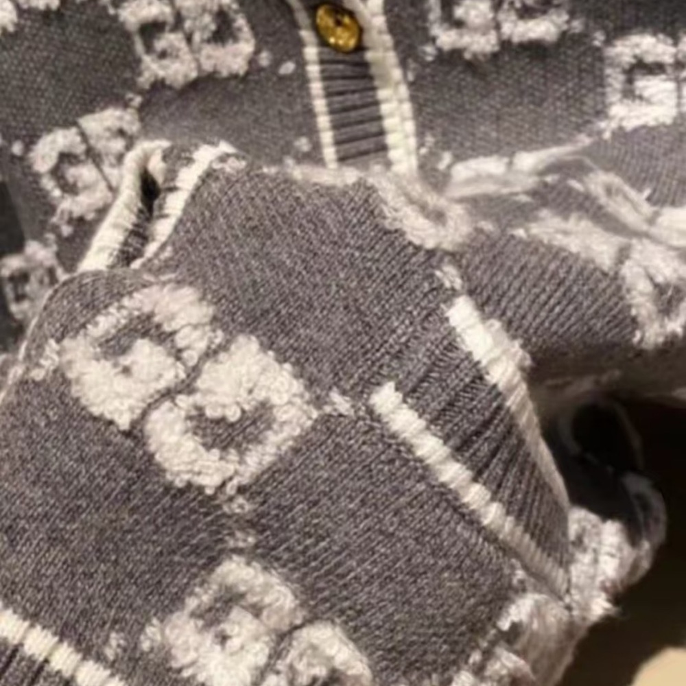 Gucci Gray And White Patterned Jacket - image 5